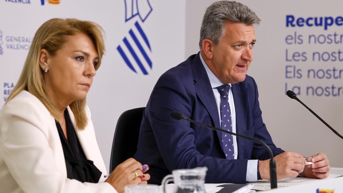 Susana Camarero y Vicente Martínez Mus comparecen tras el pleno del Consell.