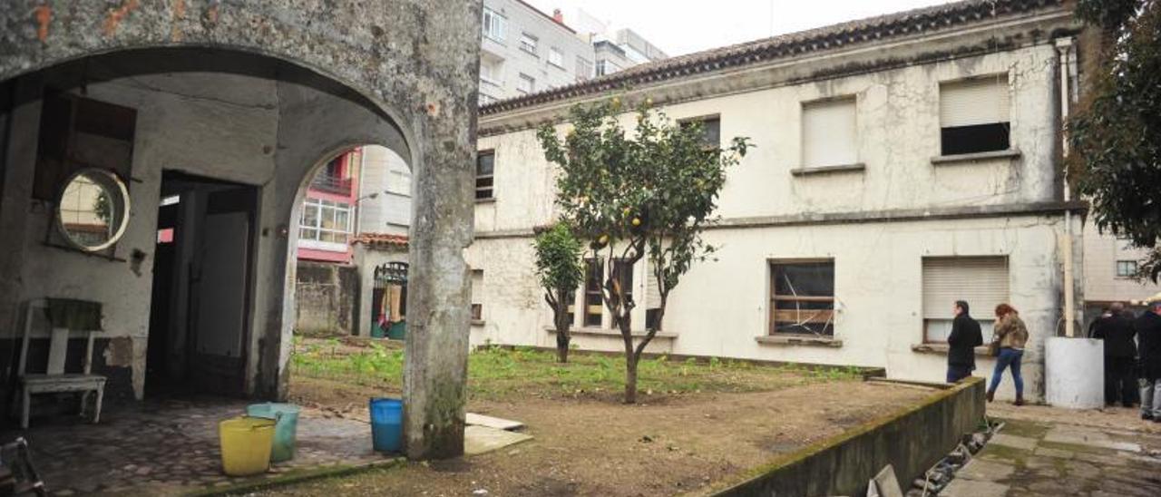 El edificio Jaureguízar se encuentra en la calle Doutor Tourón.