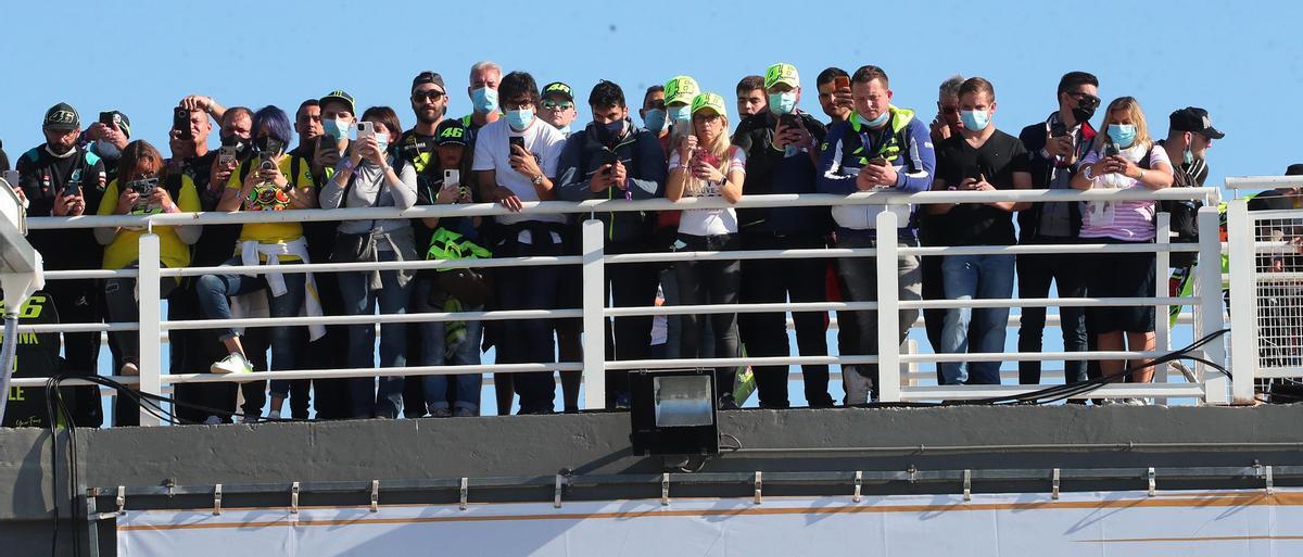 Llenazo en Cheste para ver a Rossi