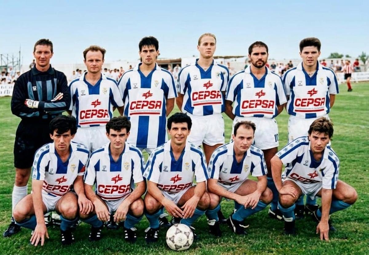 Once inicial del Águilas FC durante la temporada 1990-1991.