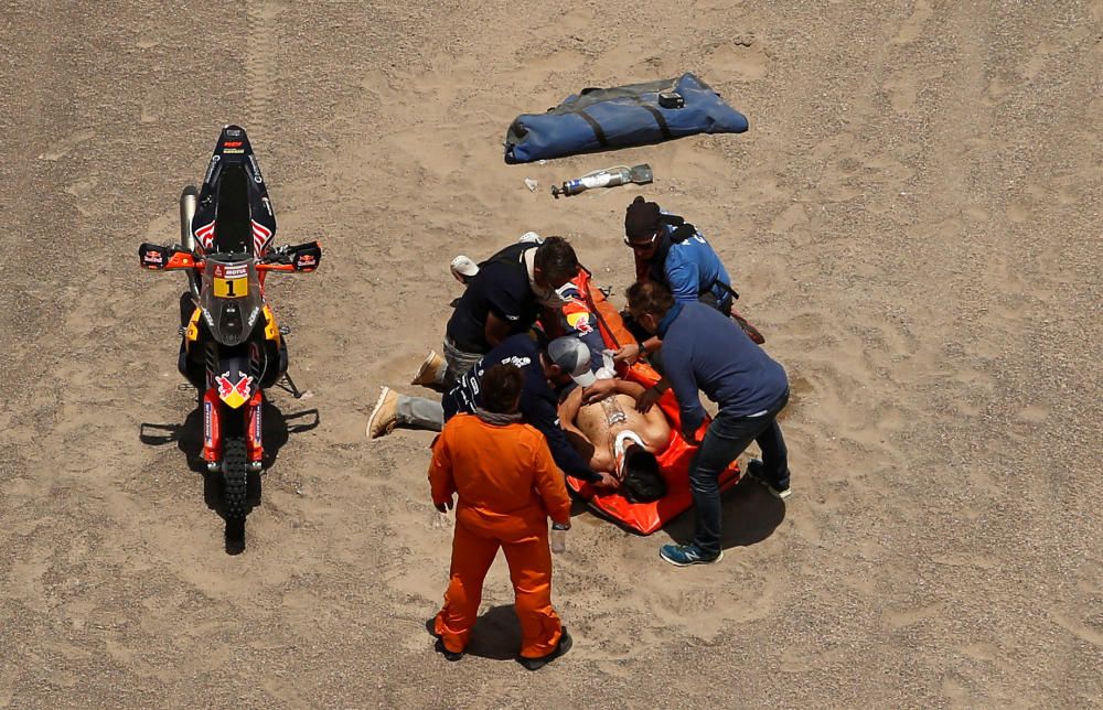 El líder del Dakar, evacuado en helicóptero