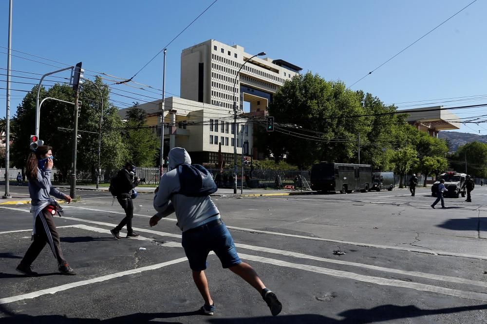 Protestas en Valparaíso durante sesión ...