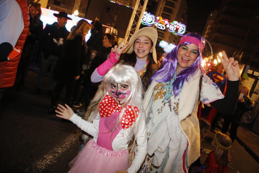 La Rambla de Alicante se llena de disfraces por el Carnaval 2019