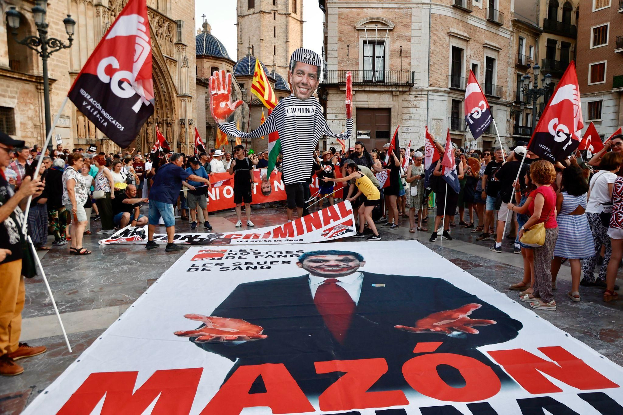 Octava manifestación contra la gestión de Mazón por la dana