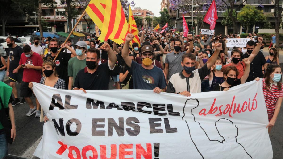 El frente de la manifestación en Badalona de apoyo a Marcel Vivet.