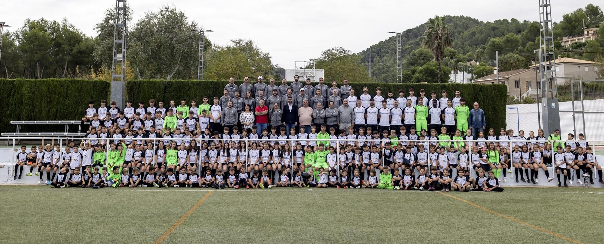 El CE La Font d'en Carròs presenta sus equipos de la temporada 23-24