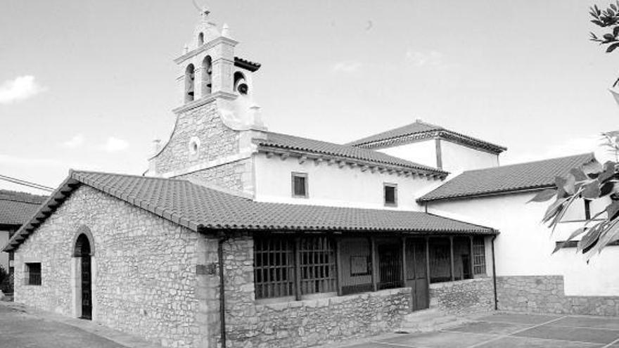 La iglesia San Miguel, de Serín, tras las obras de restauración.