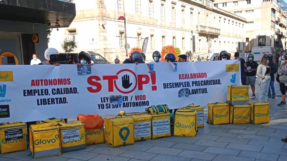 Riders manifestándose en Príncipe, hoy en Vigo