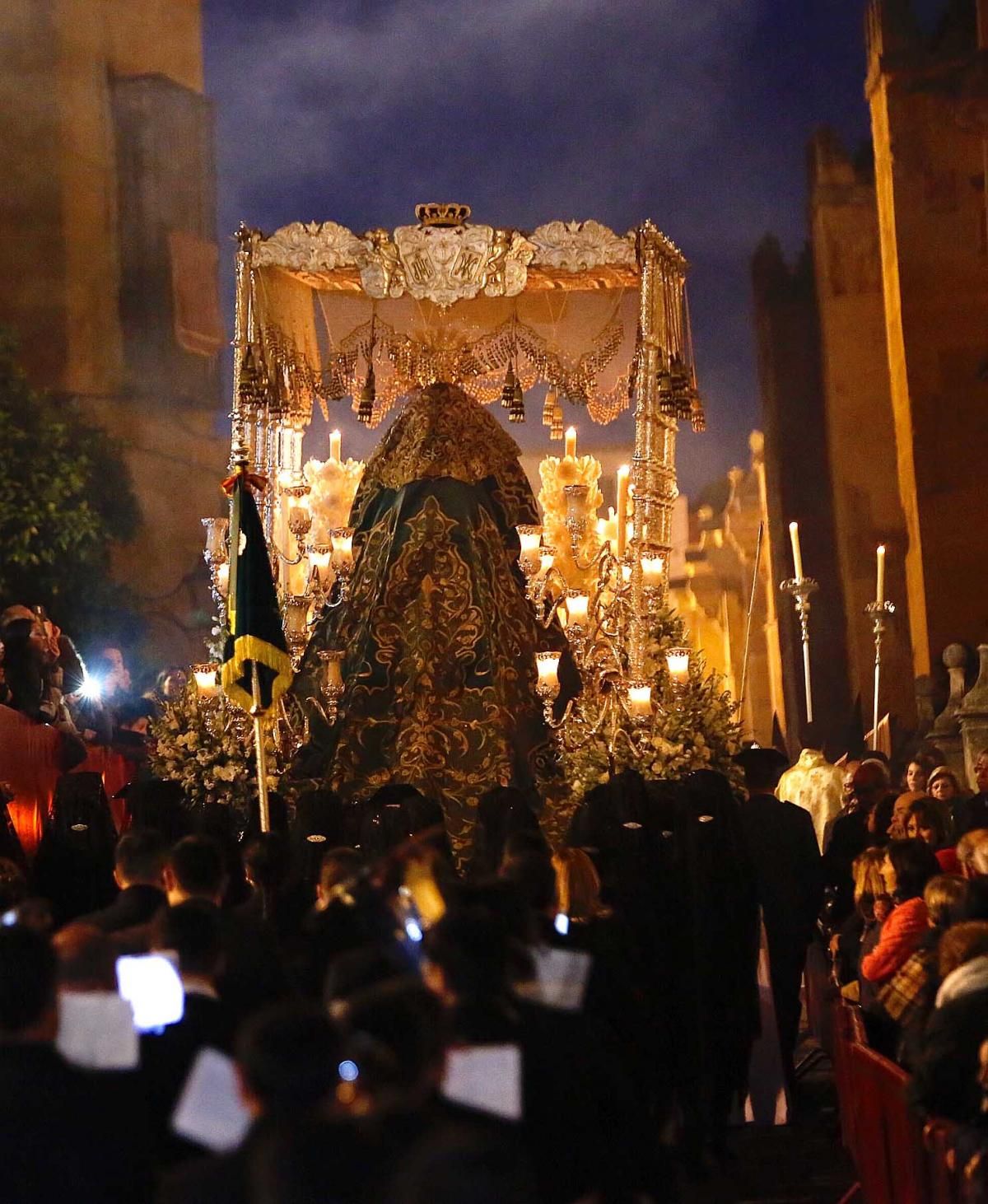 La hermandad de la Esperanza ha vuelto a dejar su sello característico