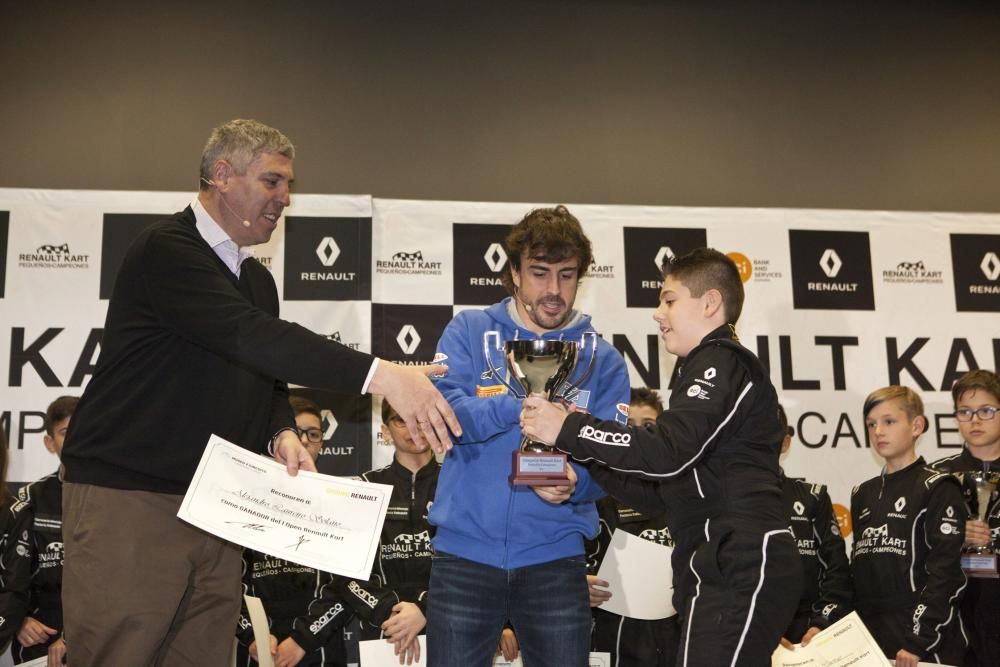 Fernando Alonso entrega los premios Reanult Kart