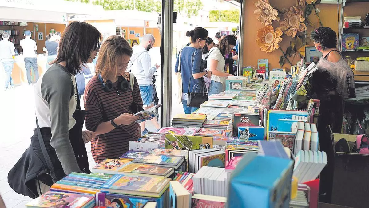 Todos los detalles de la Feria del Libro de Castelló 2025: horarios, autores, firmas, actividades...