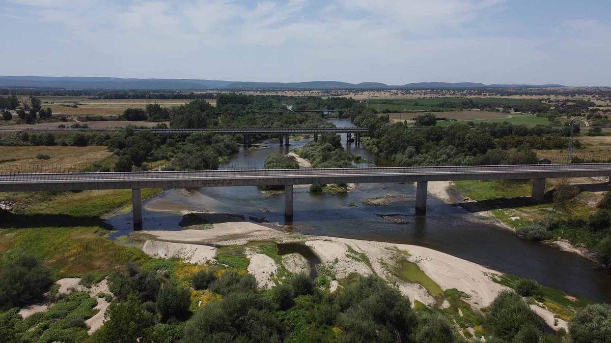 Viaducto del río Tiétar para la línea de Alta Velocidad Madrid-Extremadura