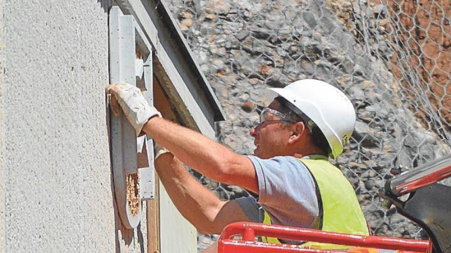 Caixes niu instal·lades a la central hidroelèctrica de la Baells