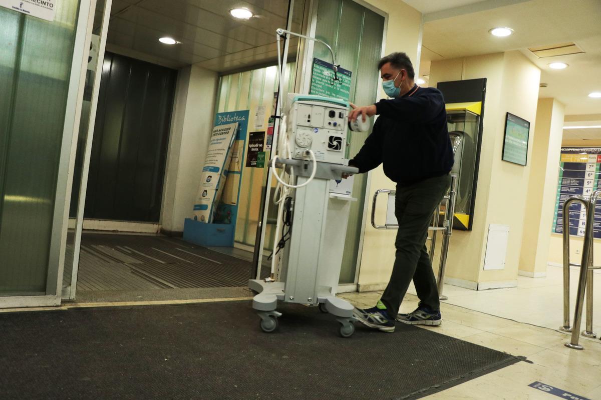 Decenas de pacientes esperan a ser atentidos, en sus diferentes circunstancias