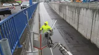 Los vecinos de O Pino siguen a la espera de autobús y a que terminen las obras del túnel