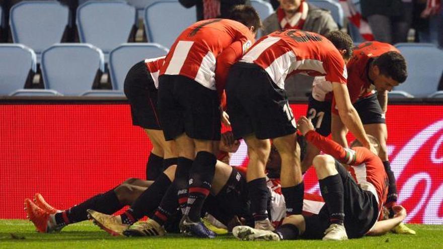 El Athletic vence al Celta para salir del descenso