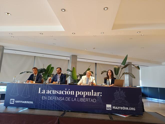 Las asociaciones que integran la acusación popular reivindican su papel en las causas contra el Gobierno de Sánchez