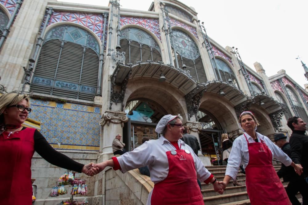 "Gran abrazo" en el Mercado Central