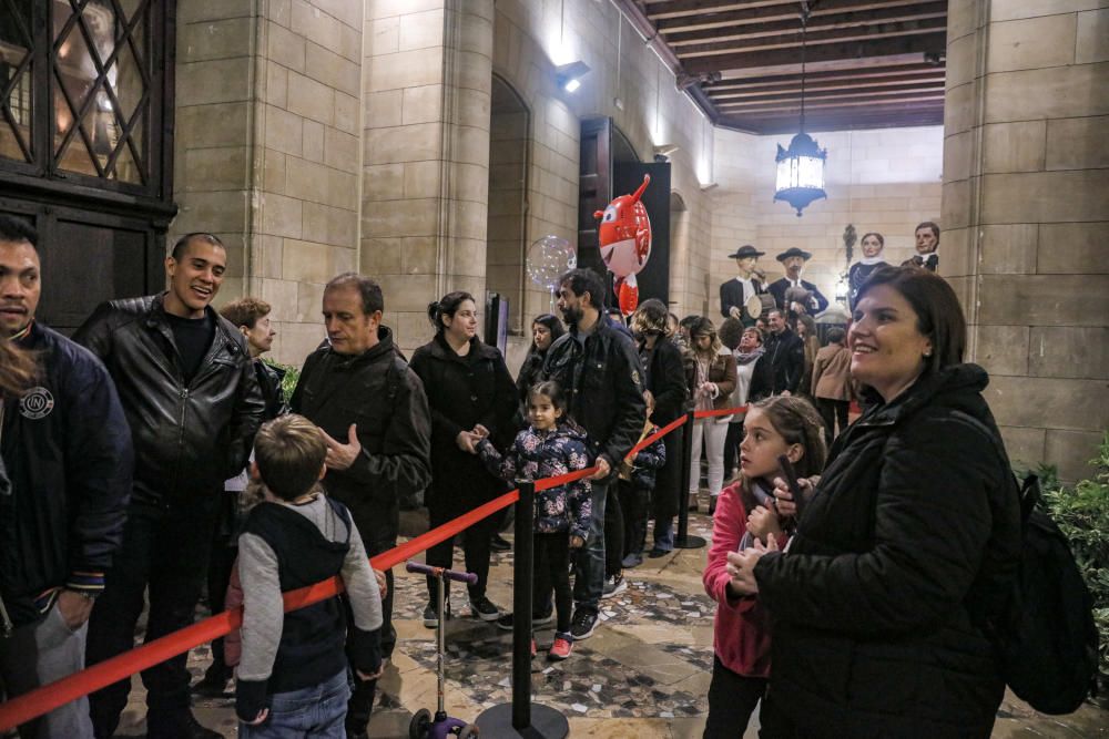 Palma "flipa" con el encendido de Navidad