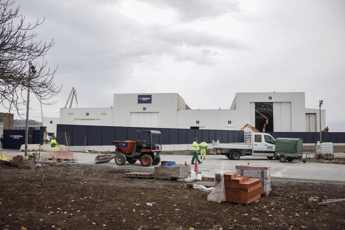 Así avanzan los trabajos para la recuperación de los terrenos de Naval Gijón (en imágenes)