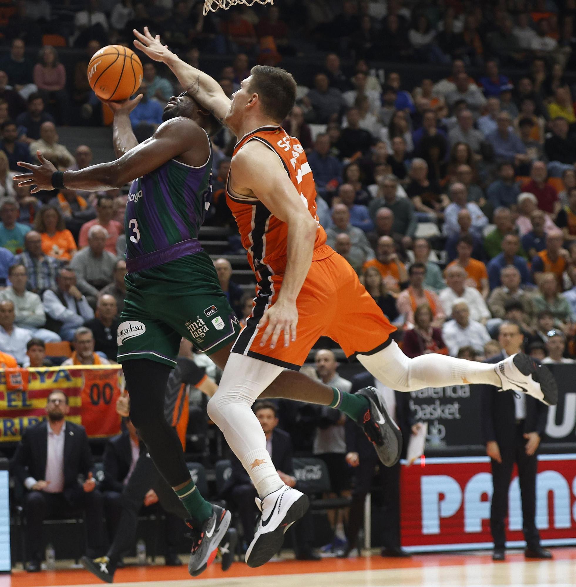 Melvin Ejim, lesionado en Valencia.
