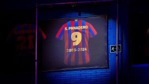 El 9 de Sergi Panadero ya cuelga en lo alto del Palau Blaugrana