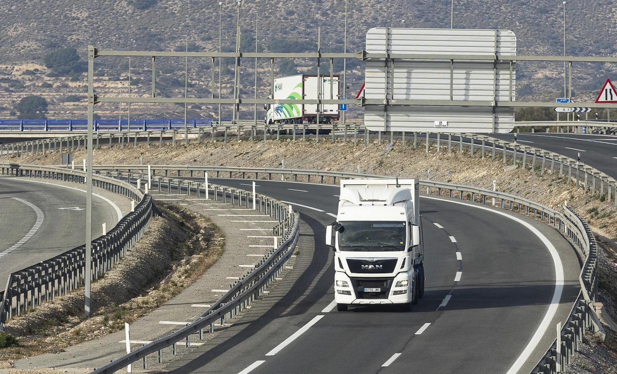 Camiones en la A-31 en las proximidades de Alicante este fin de semana.