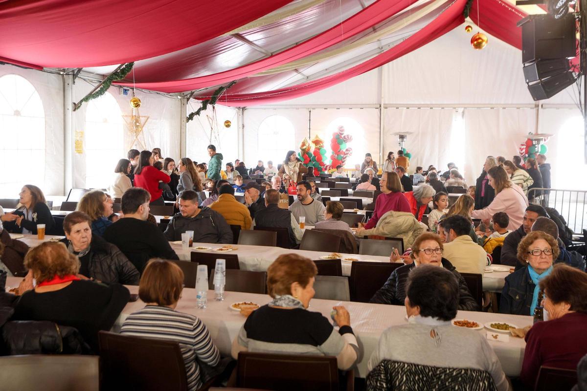 Comida popular 'Té ous sa colla' en Sant Josep