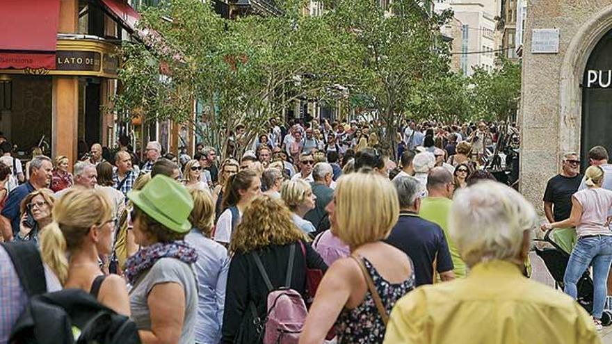 Hasta 40.000 personas pasan por Sant Miquel cada sábado