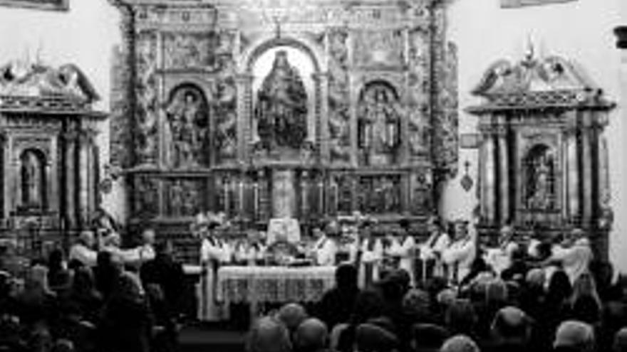 Homenaje a 50 años como párroco