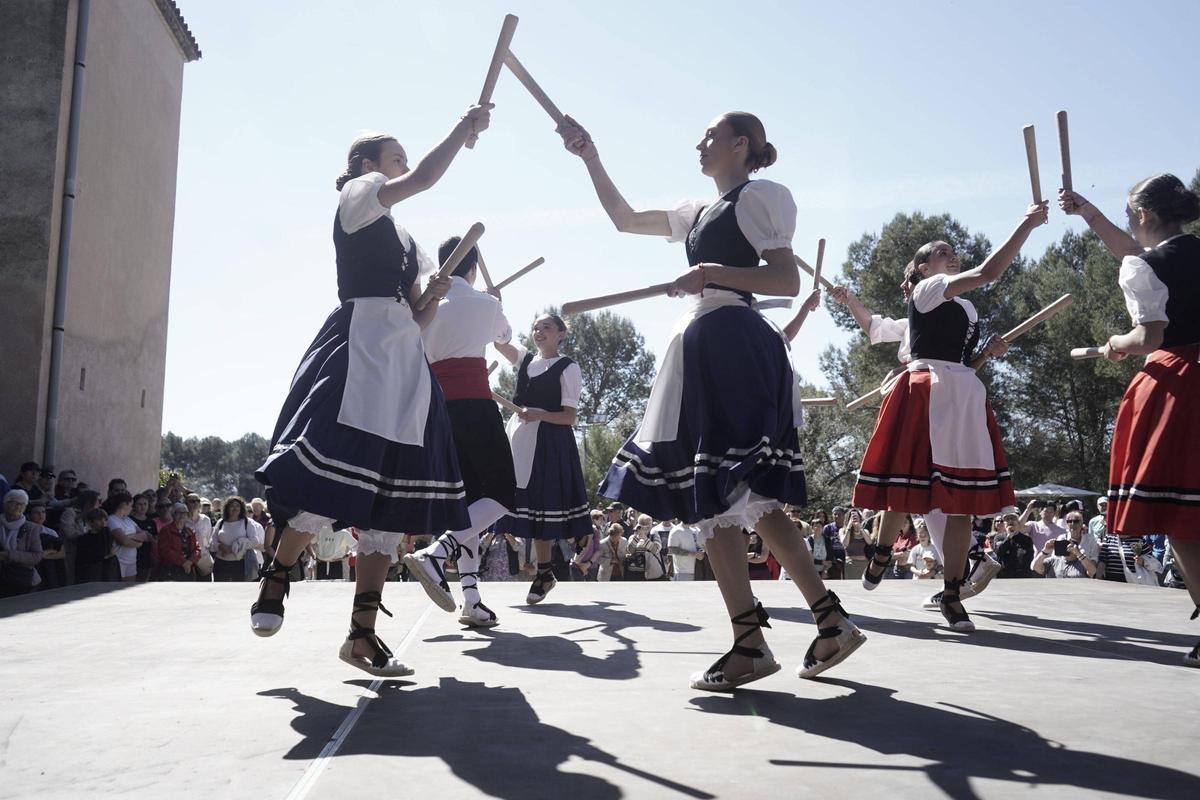 El Santuari de Joncadella viu un concorregut aplec de Dilluns de Pasqua