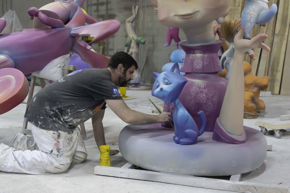 Manu Pons plantará fallas en siete municipios.