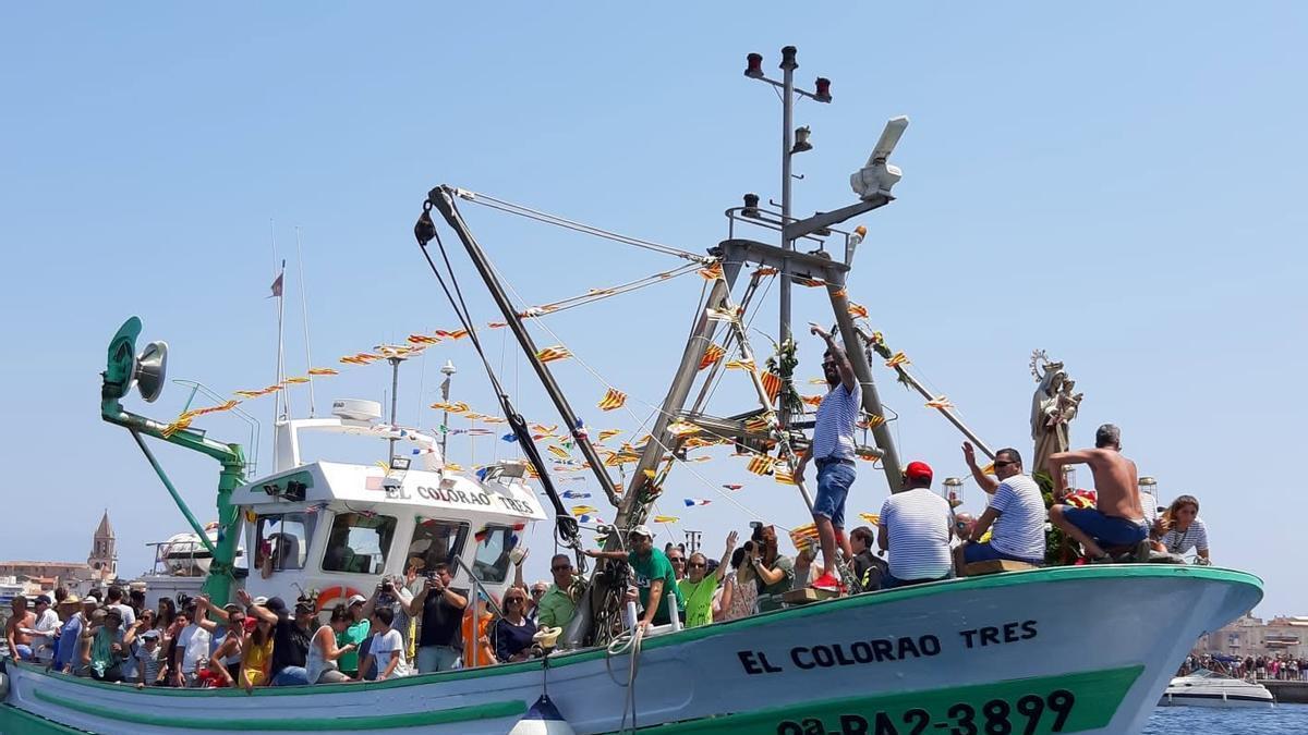 Imatge d’una edició passada de la festivitat, durant la processó marítima.