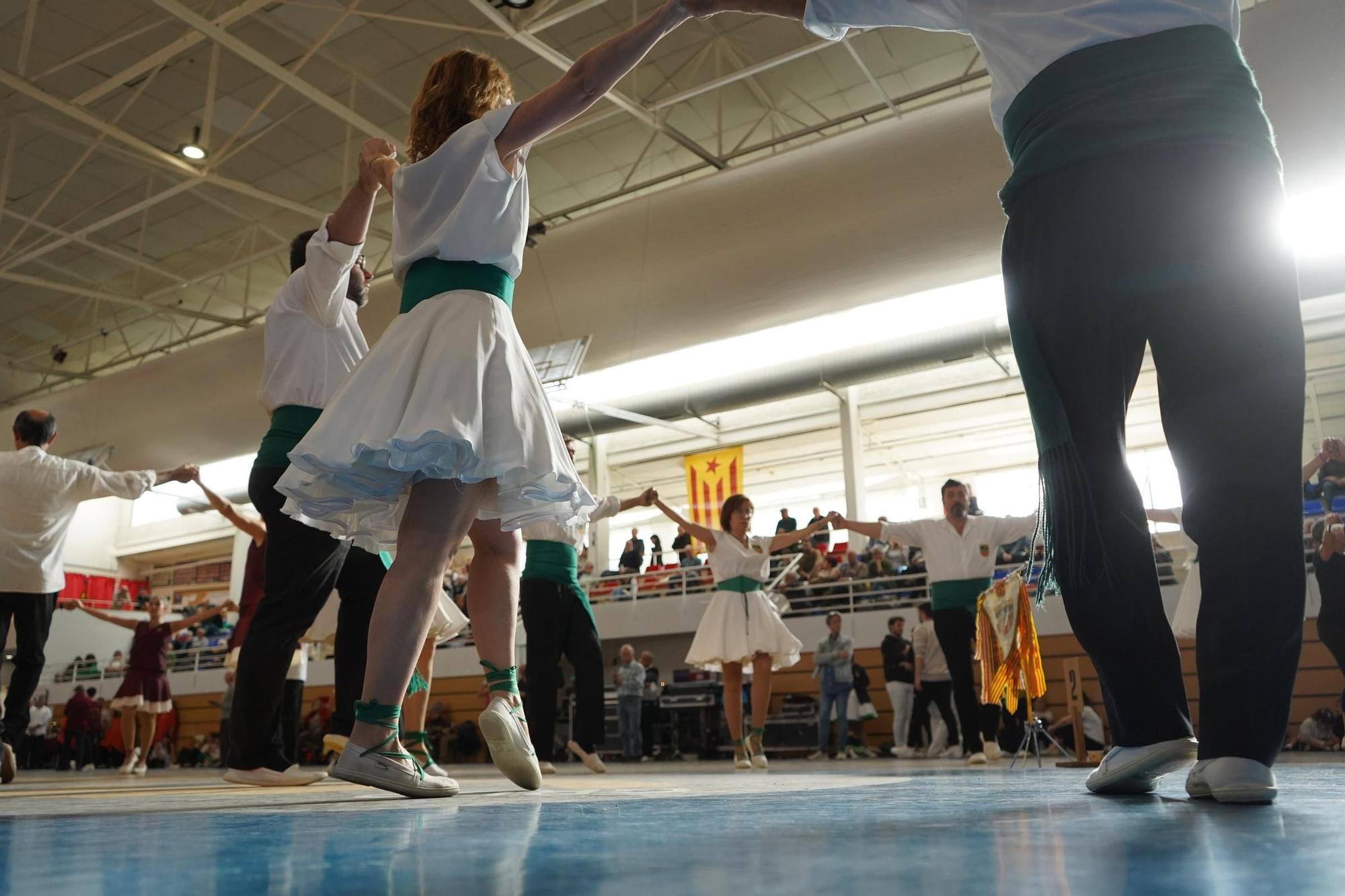 Les imatges de la celebració del 40e aniversari del Sarau Artesenc amb el concurs de colles sardanistes