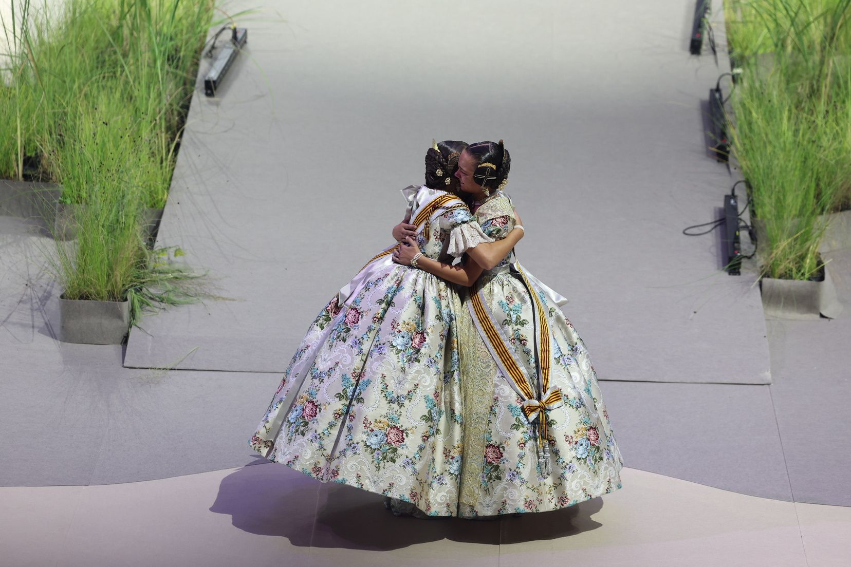 Berta Peiró y Lucía García dicen adiós a su año como falleras mayores de València 2025