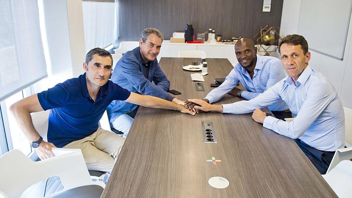 Primera reunión entre Valverde y los responsables de la planificación deportiva del primer equipo, Abidal, Segura y Planes.  