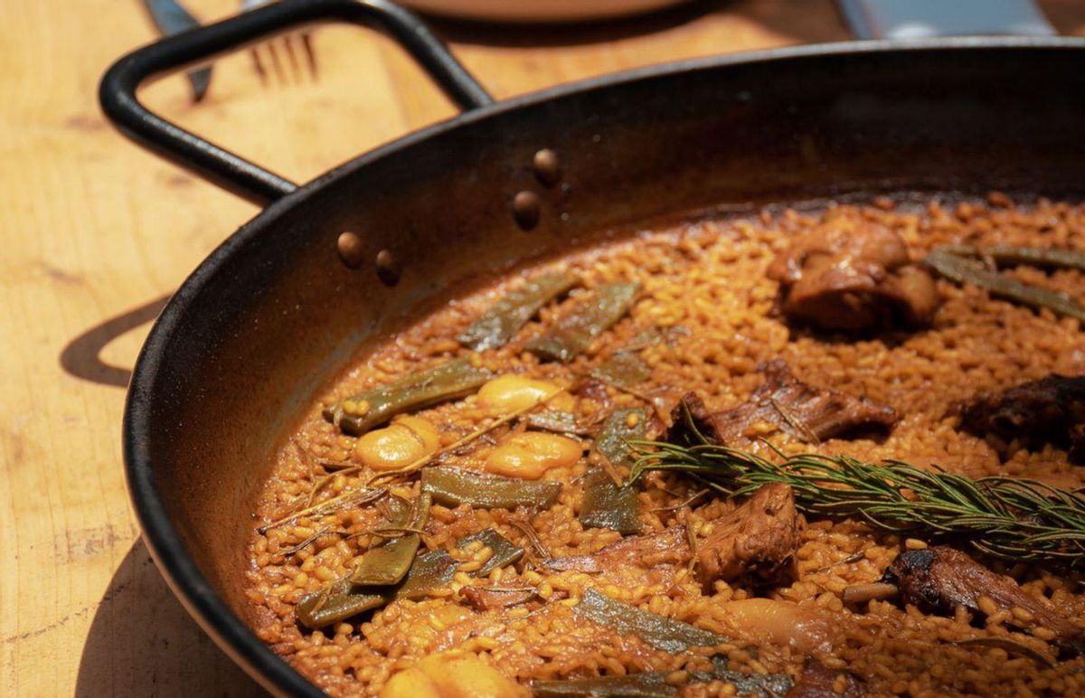La carta ofrece desde el arroz de marisco hasta la paella valenciana. | FOTOS: ZAZÚ IBIZA