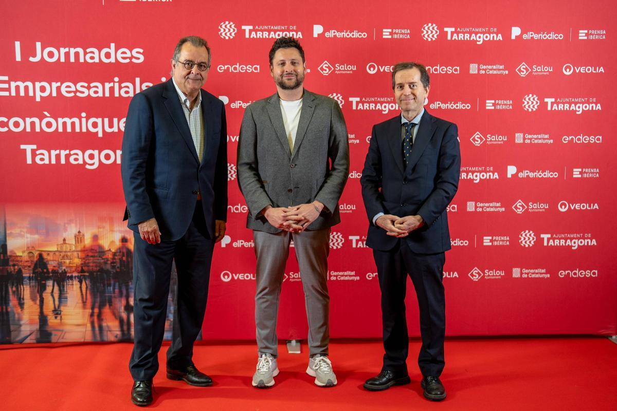 Albert Sáez, director de EL PERIÓDICO, junto a Rubén Viñuales, alcalde de Tarragona, y Francesc Trilla, secretario de Afers Econòmics i Fons Europeus de la Generalitat de Catalunya.