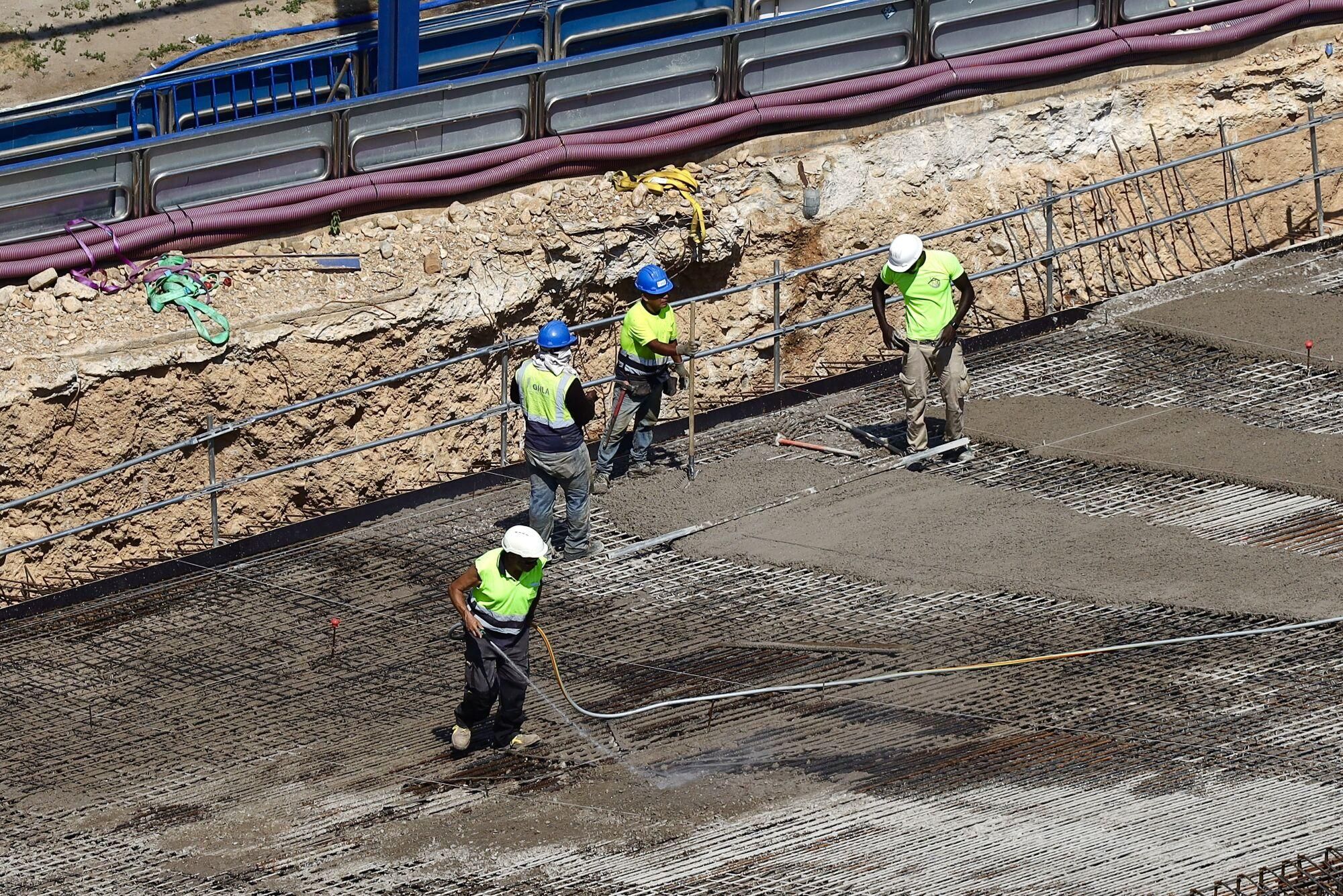 Así van las obras de demolición de La Romareda