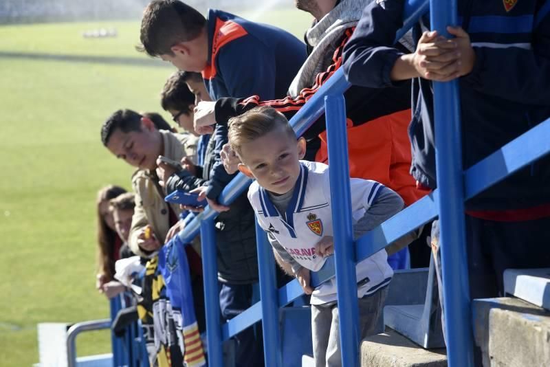 Entrenamiento a puerta abierta del Real Zaragoza en La Romareda