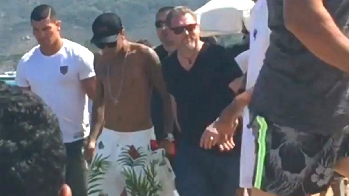 Taleb, junto a Neymar en Saint-Tropez