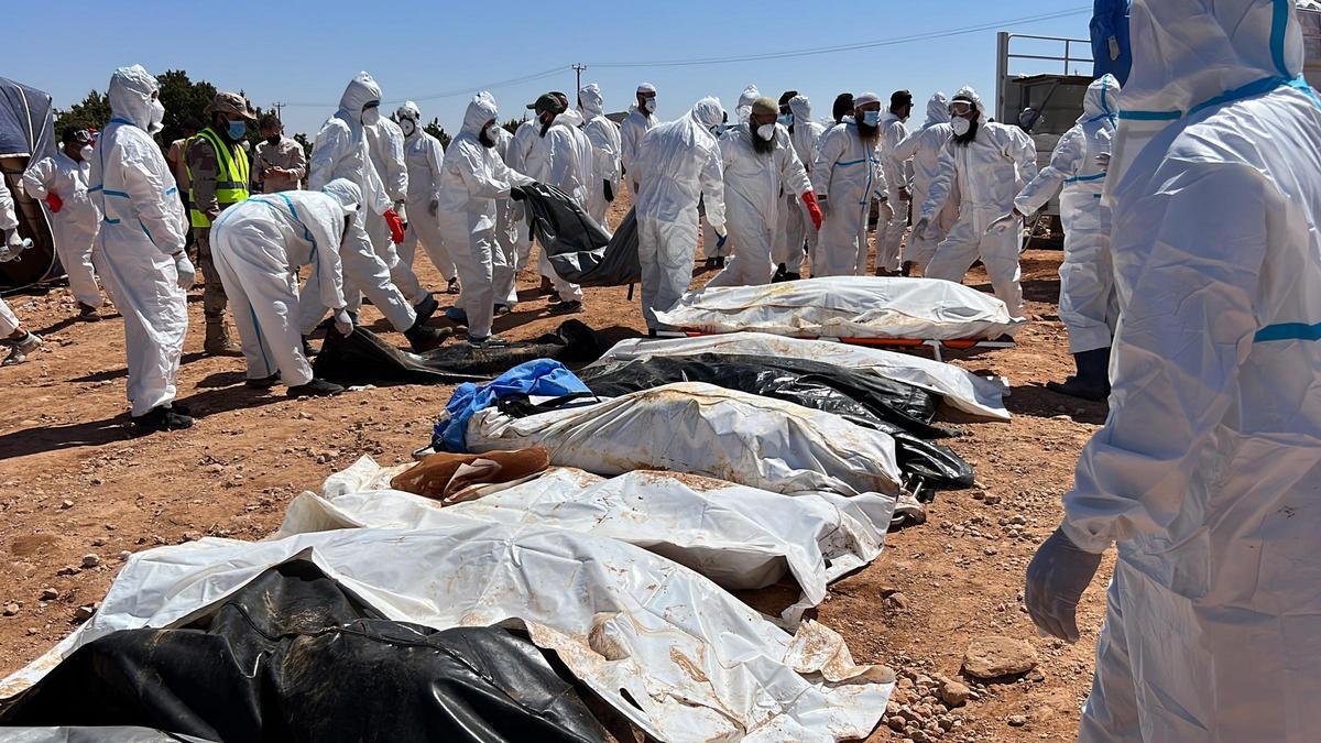Cadáveres tras la tragedia humanitaria en Derna