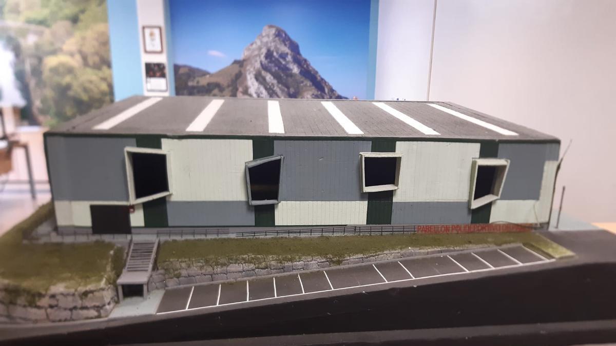 Maqueta del polideportivo de Panes.