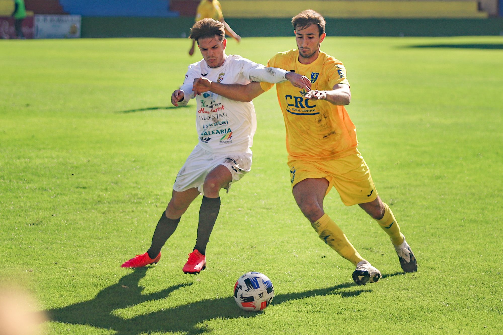 El Orihuela vence al Peña Deportiva y se sitúa tercero