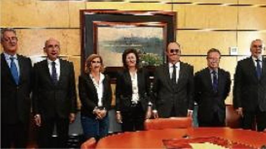 El consell. D&#039;esquerra a dreta, Jordi Foz, Francesc Jordà, María Ángeles Peláez, Cristina de Parias, Xavier Queralt, Juan Carlos de Benito i Christian Terribas