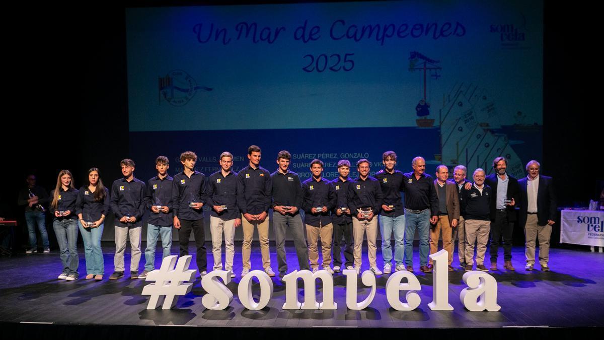La elección de Altea como sede de la gala ha coincidido con el 40 aniversario de la regata “200 millas a2”.