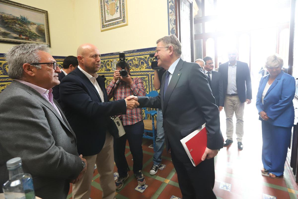 Puig anuncia la rebaja adicional de 10 céntimos en el precio del agua desalada para riego que la deja en 0,22 € por metro cúbico Puig anuncia la rebaja adicional de 10 céntimos en el precio del agua desalada para riego que la deja en 0,22 € por metro cúbico