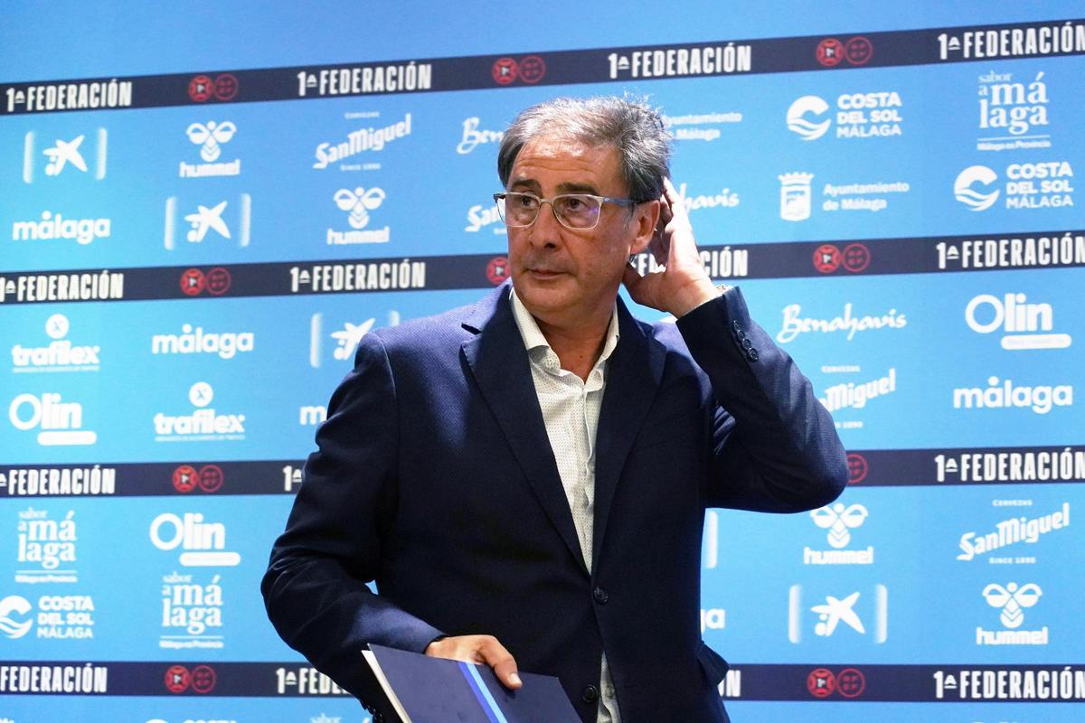 Rueda de prensa del director deportivo del Málaga CF, Loren Juarrós.