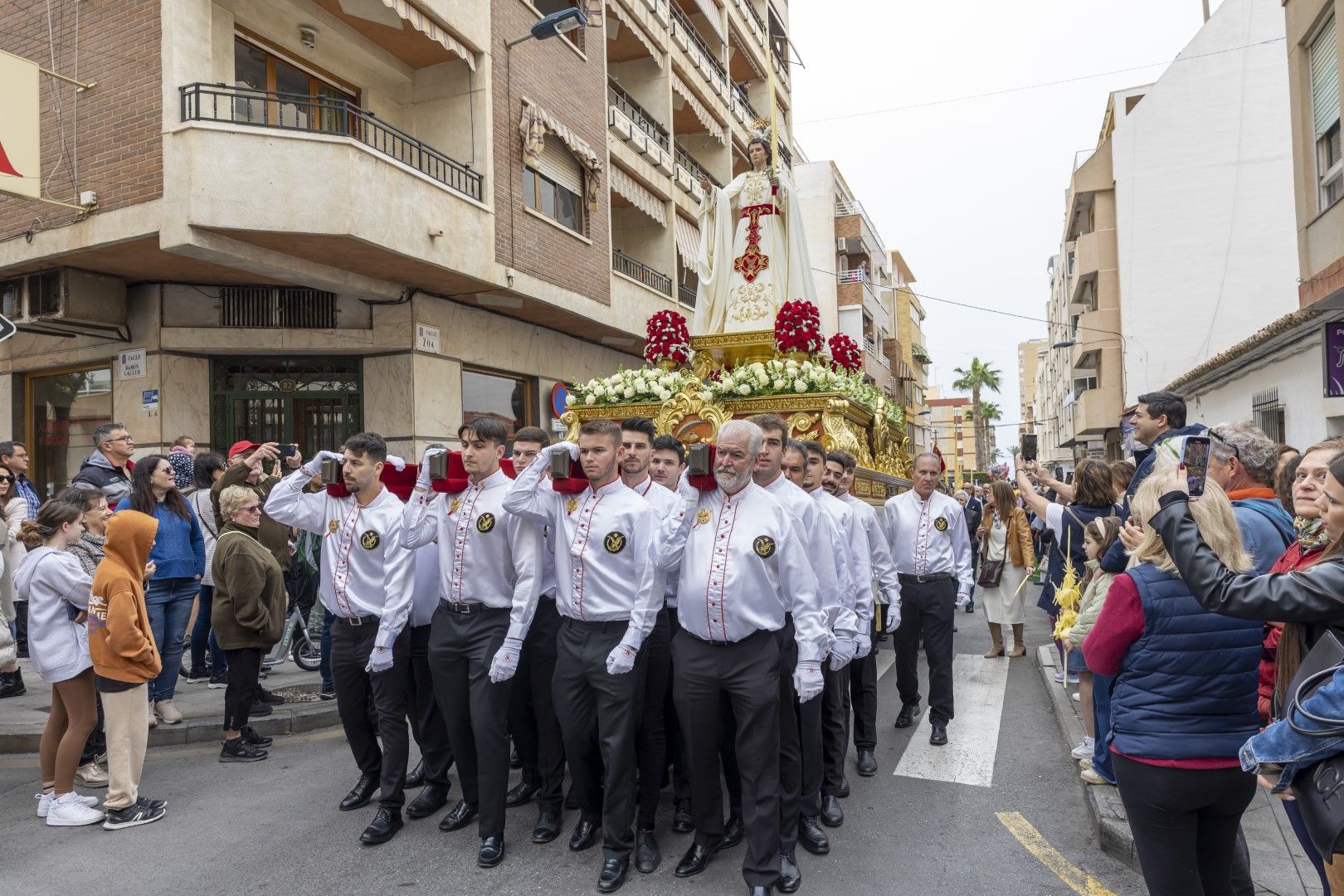 Bendición y procesión de Las Palmas en Torrevieja de Domingo de Ramos en la Semana Santa 2024