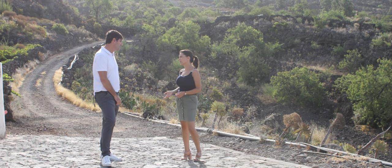 Emilio Navarro y Luz Goretti Gorrín, alcalde y concejala de Turismo de Santiago del Teide, respectivamente.